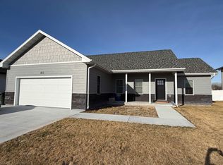 812 Mockingbird Dr, North Platte, NE 69101