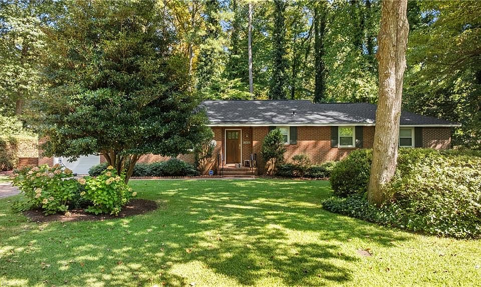 1st image of 3416 Green Holly Cres