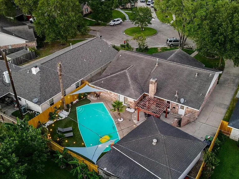 9811 Rocktree Dr — Photo 2