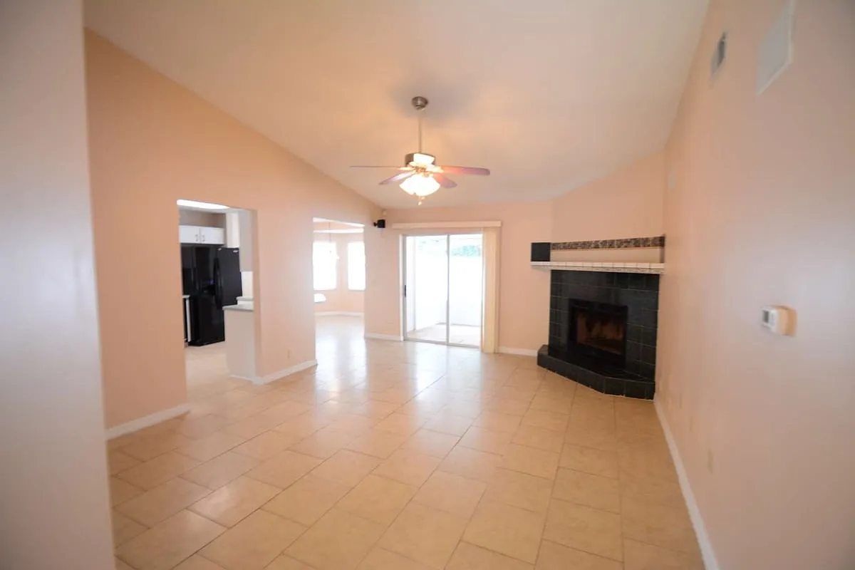 90 Sleepy Hollow Trl — Photo 1