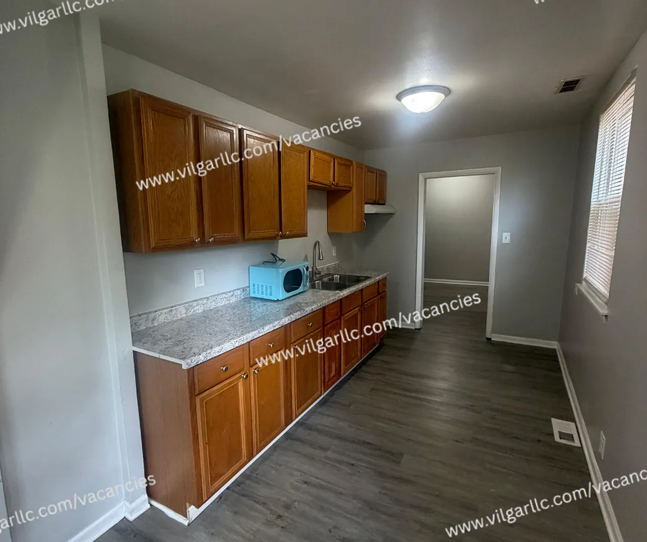 4842 Northcote Ave. — Photo 2