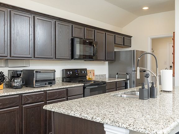 +Microwave
+Toaster oven
+Coffee maker
+Dishwasher
+Refrigerator
+Oven range