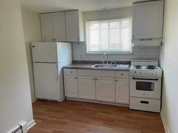 80 Sea St APT 3, Weymouth, MA 02191