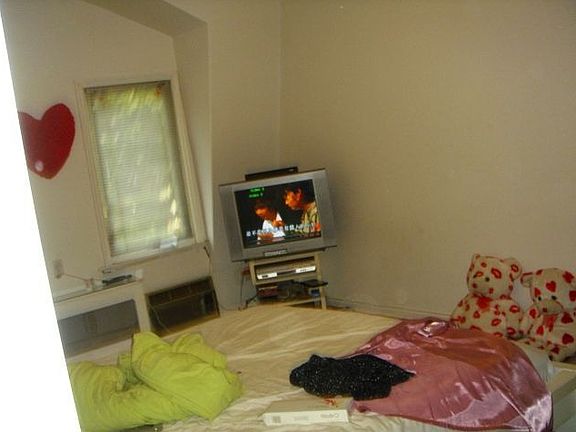 4th image of 6846 Clyde St