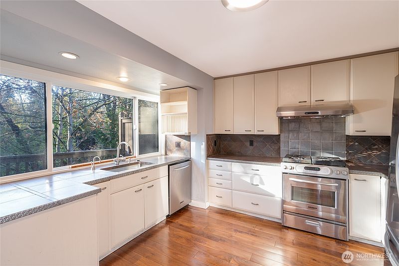 5th image of 119 98th Avenue NE #119