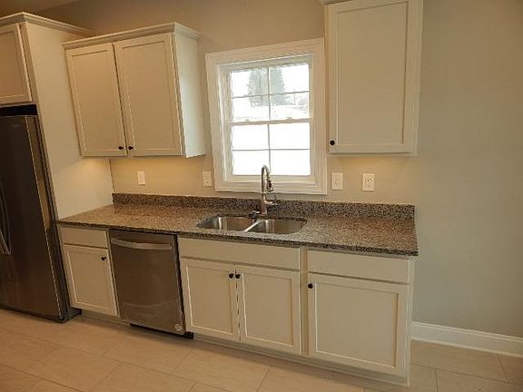5th image of 150 Vinnie Ave NW