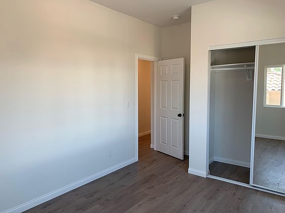 5th image of 440 1/2 N Vista St