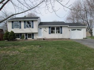 8449 Bayridge Rd, Cicero, NY 13039