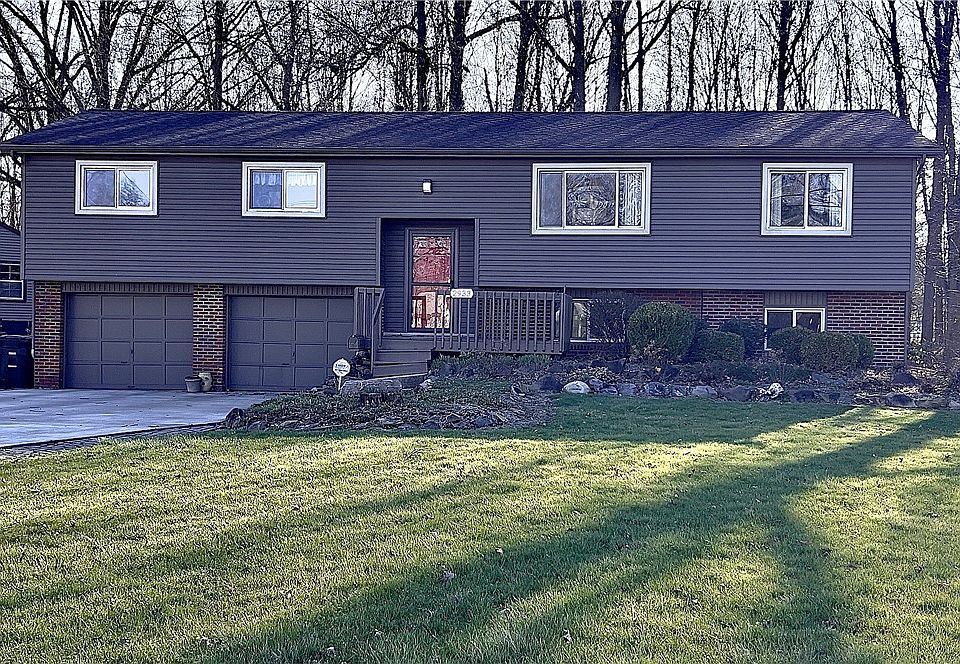 1st image of 2933 Crestwood Dr NW