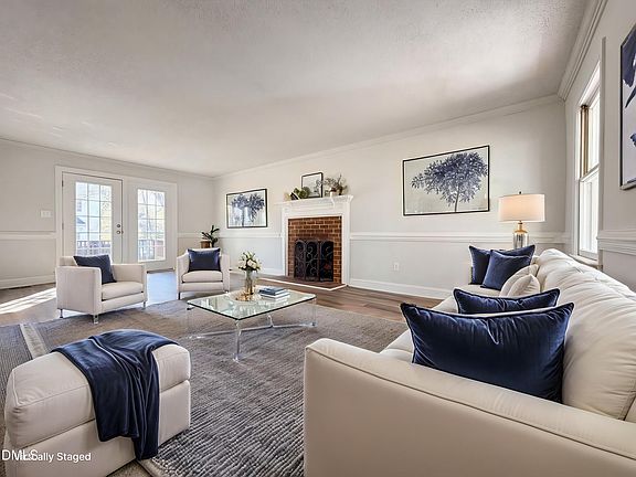 5th image of 8612 Clovehitch Ct