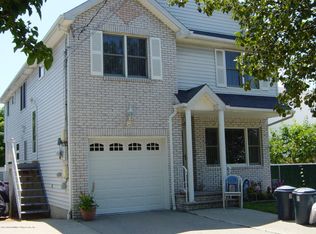 42 Thollen St, Staten Island, NY 10306