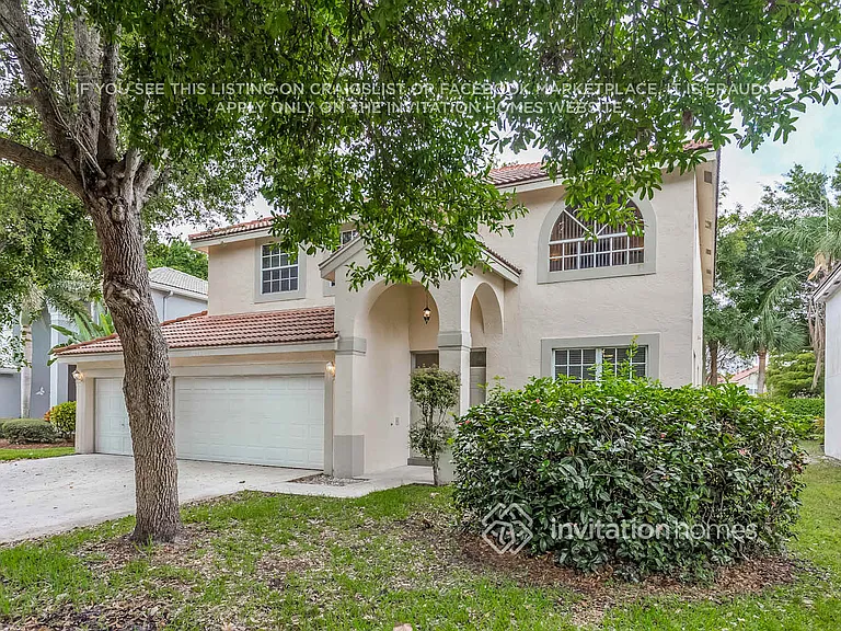7729 Cedar Hurst Ct — Photo 3