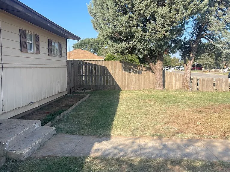 4601 Fordham St — Photo 3