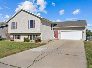 130 Bear Creek Ct, Palo, IA 52324