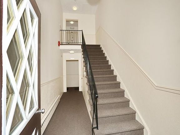 3rd image of 2 W Lawrence Park Dr Unit 8