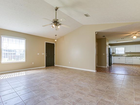 3rd image of 508 Phillips Ct
