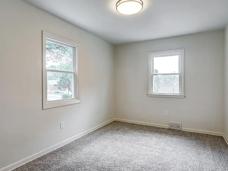 74 Parklea Dr — Photo 15