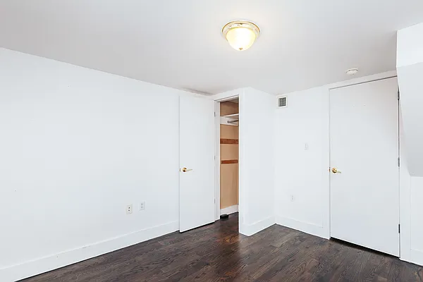 Rented by Nooklyn NYC LLC | media 32