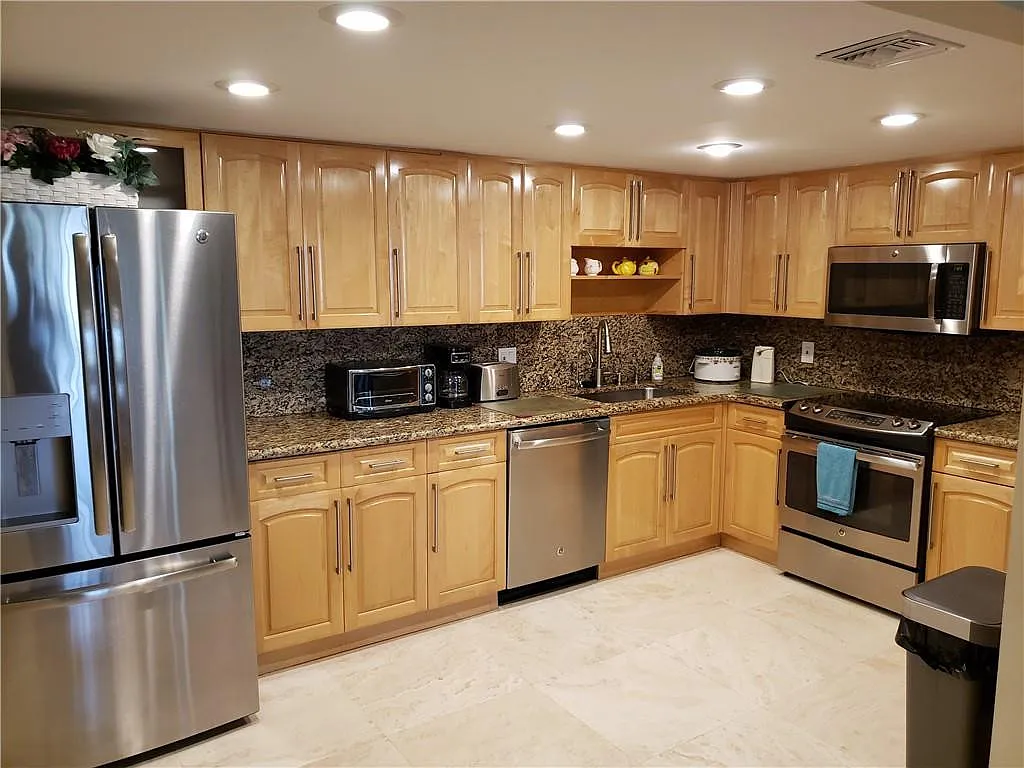 2 bed, 1200 sqft, $2,300 — Photo 1