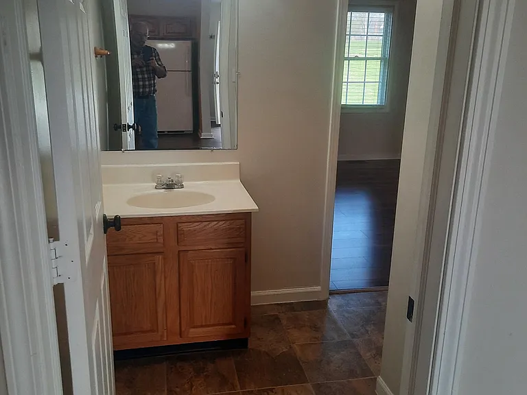 708 W Adams St — Photo 12
