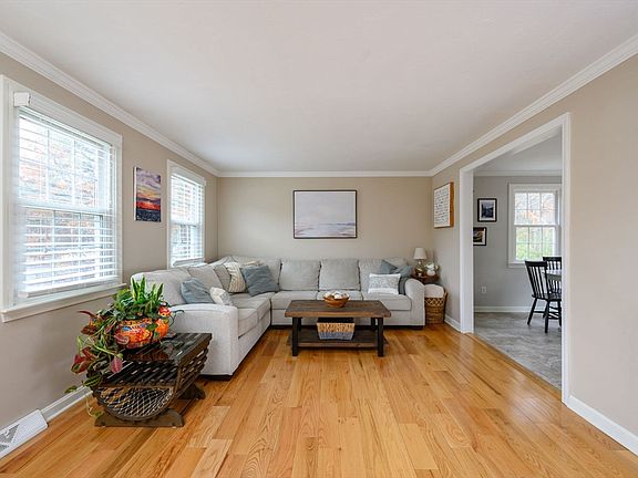 3rd image of 29 Lawrence Rd