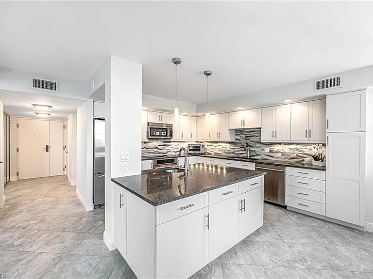 4041 Gulf Shore Blvd N #1108 — Photo 4