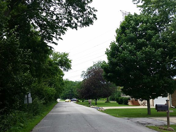 5th image of 2968 Forestwoods Dr