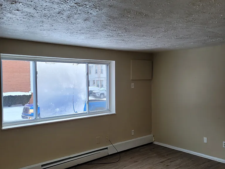14815 Euclid Ave — Photo 8