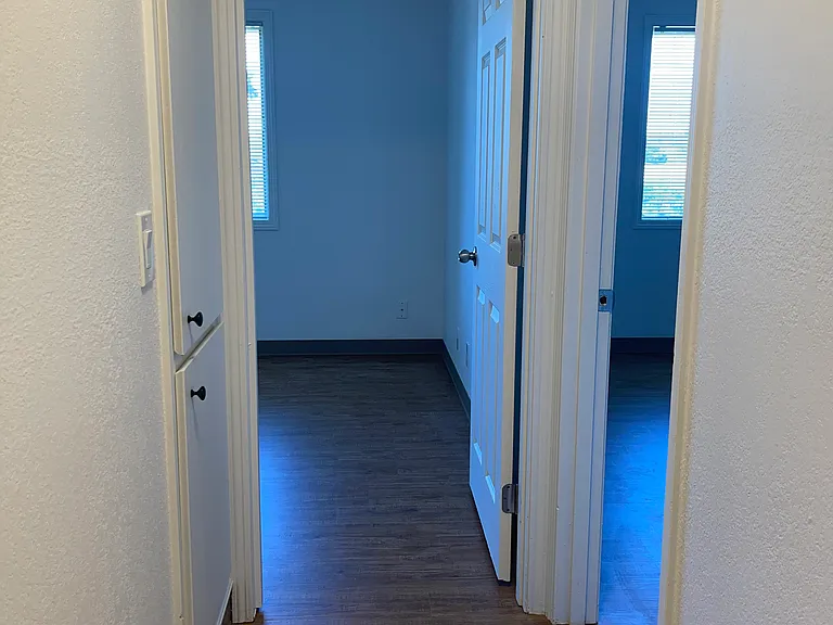 5319 River Rd N #5 — Photo 4