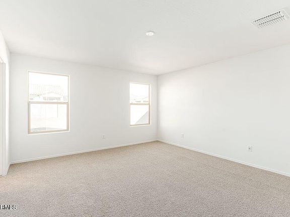 4th image of 1436 E LINDA Drive