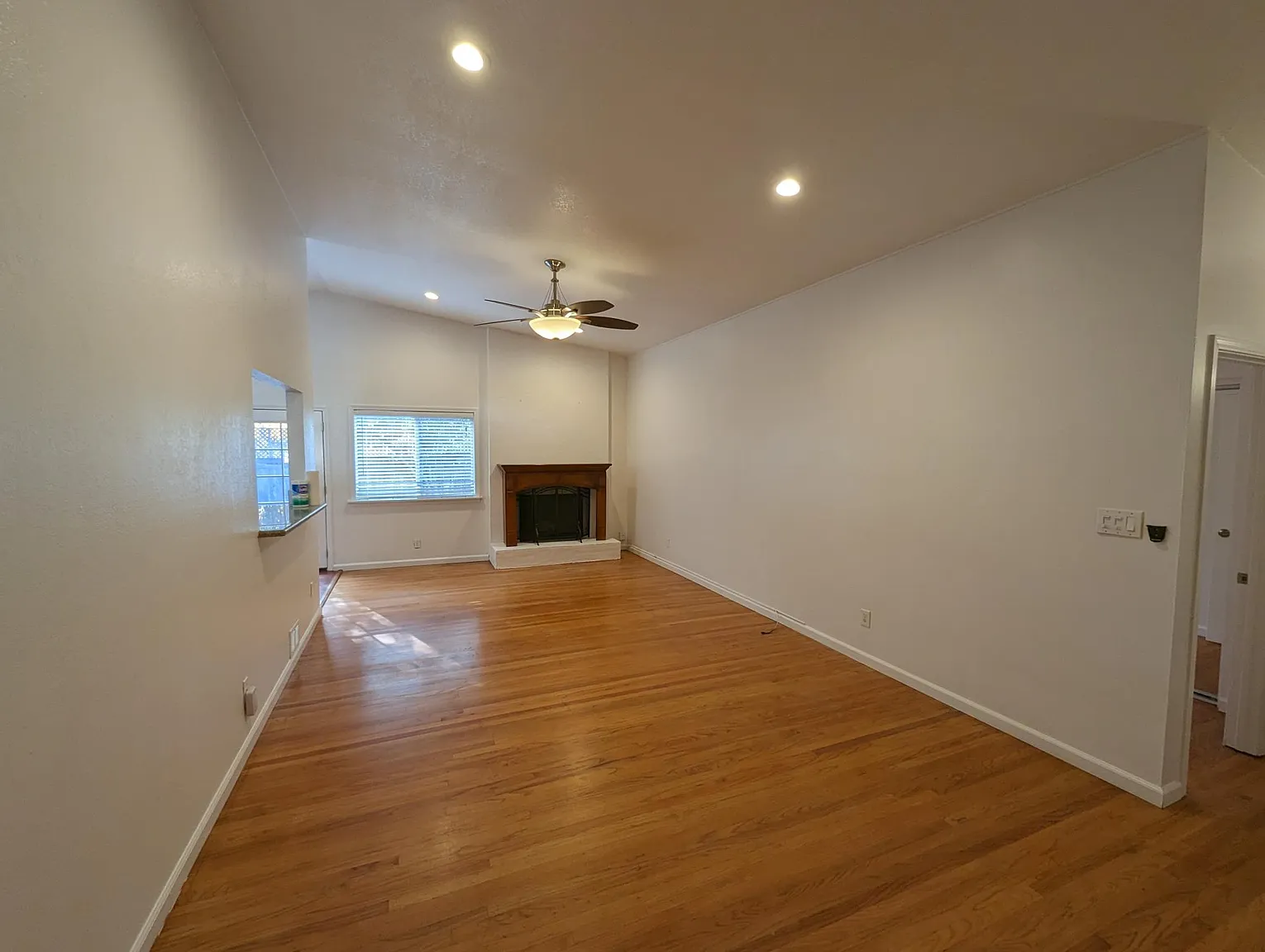 991 Getoun Dr photo 1