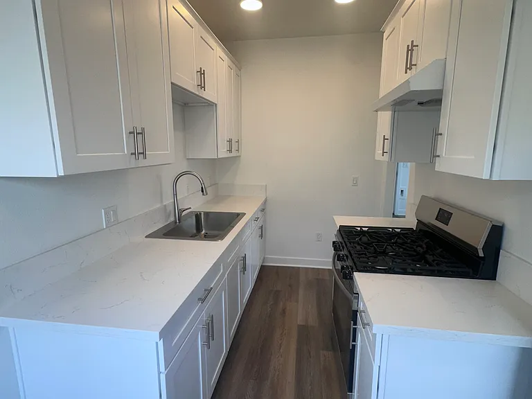 632 N Orange Dr #636 — Photo 4