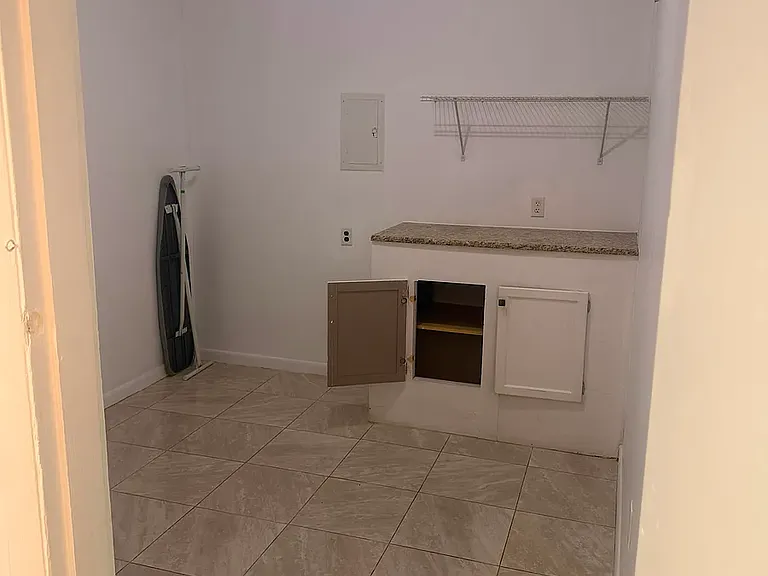 2824 Helen St — Photo 11