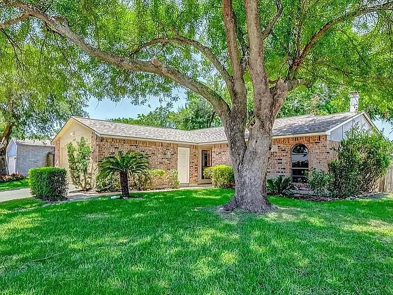 17302 S Yorkglen Dr — Photo 1