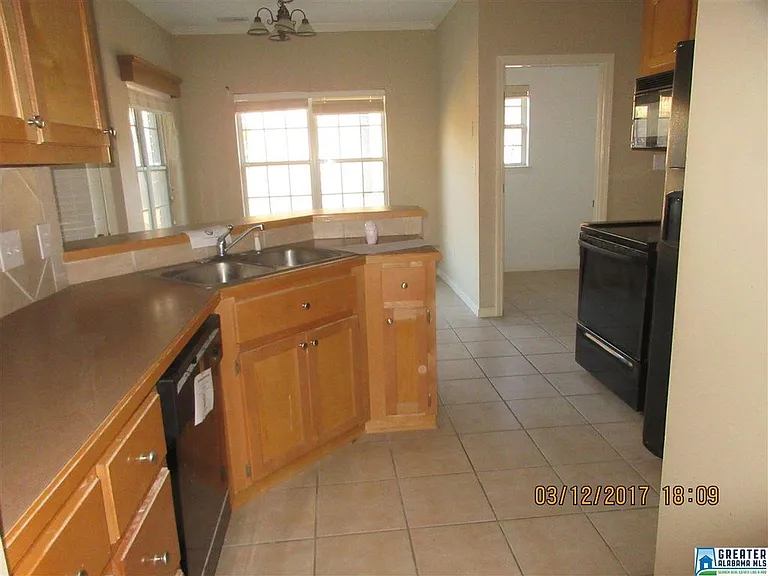 132 Churchill Dr — Photo 5