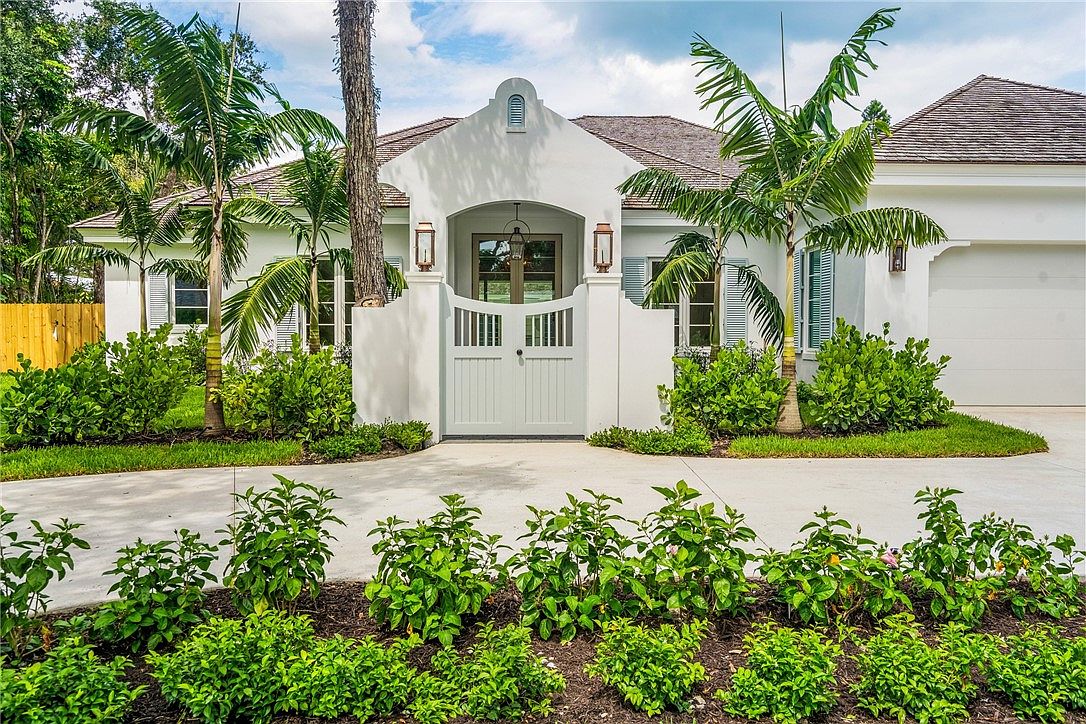 811 Flamevine Ln, Vero Beach, FL 32963 | Zillow