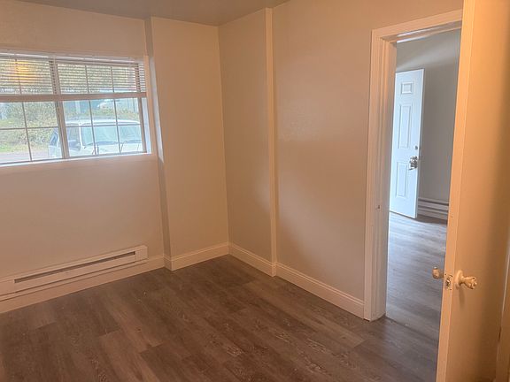 5th image of 6834 Dunsmuir Ave #2