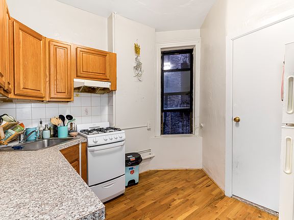 4th image of 790 Washington Ave APT 2D