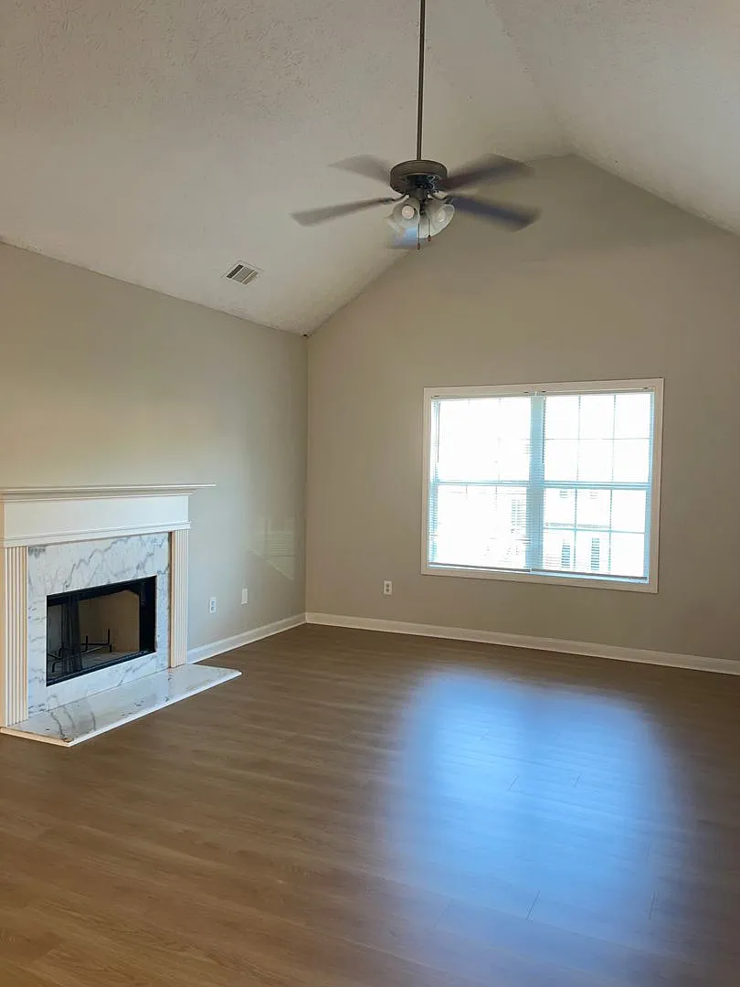 Centrally Located 4 Bed/3 Bath Home w/ Recent Updates! — Photo 2