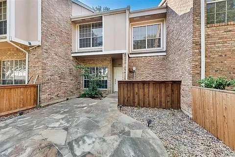 2402 Northlake Ct — Photo 9
