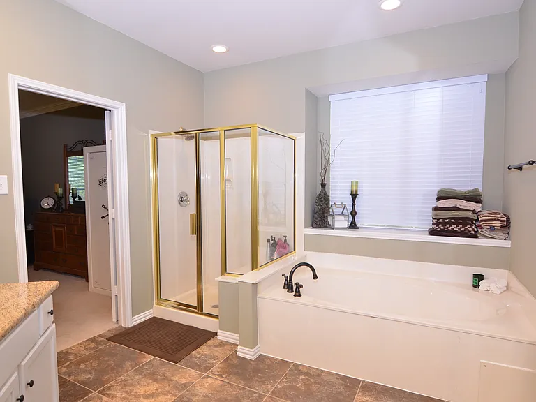 2412 Clearwood Ln — Photo 1