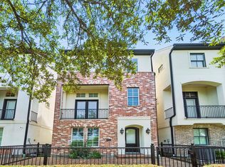 9443 Fannin St, Houston, TX 77045