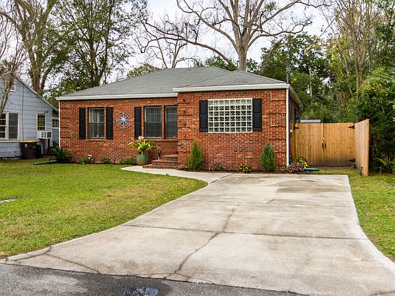 3rd image of 4537 Delta Ave