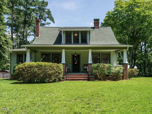 714 Spring Ln, Sanford, NC 27330