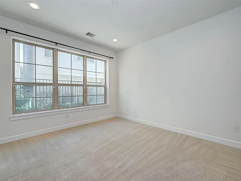 3406 La Branch St — Photo 3