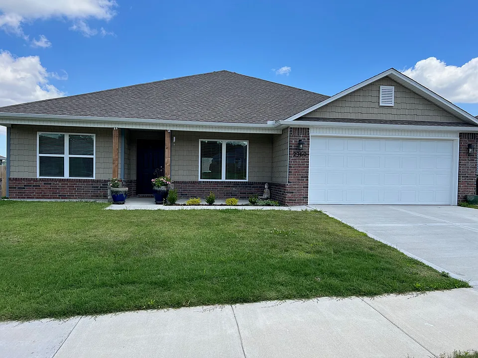 2960 W McLaren Dr