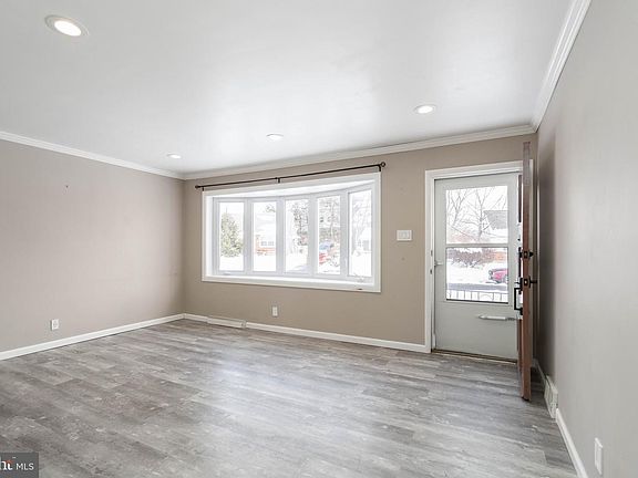 4th image of 3222 Primrose Rd