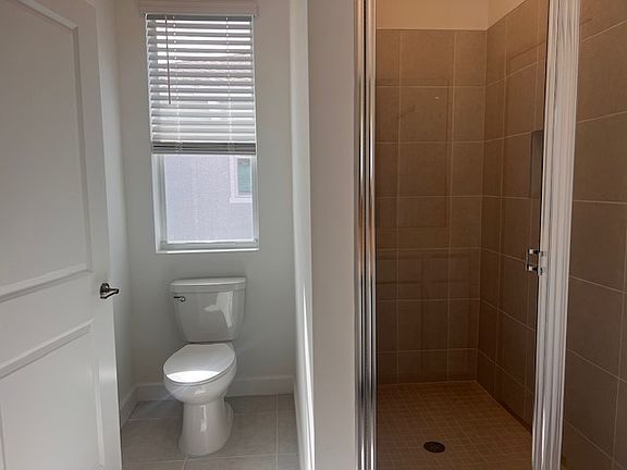 5th image of 405 SE Crossoak Ln #405