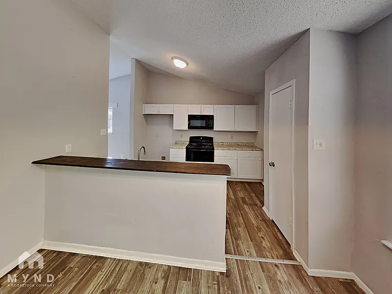 4714 Crested Rock Dr — Photo 10