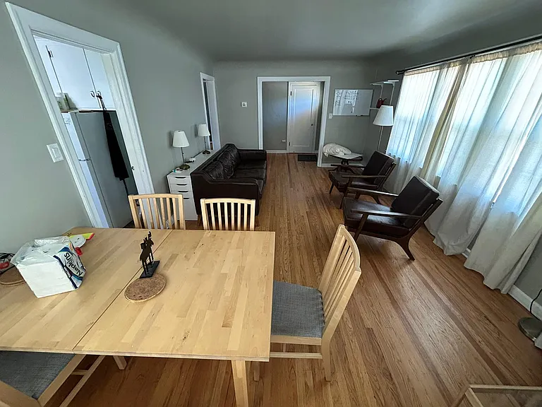 430 Jason Ave N — Photo 8